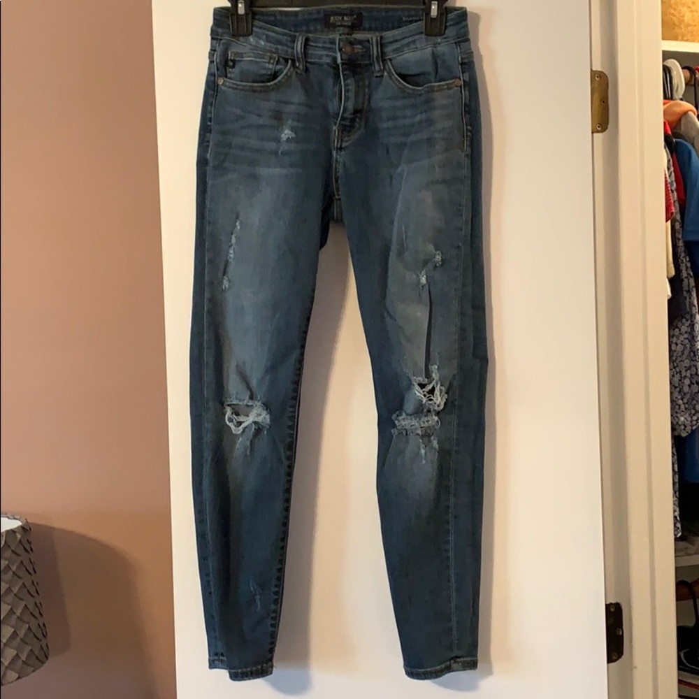 Ripped skinny jeans